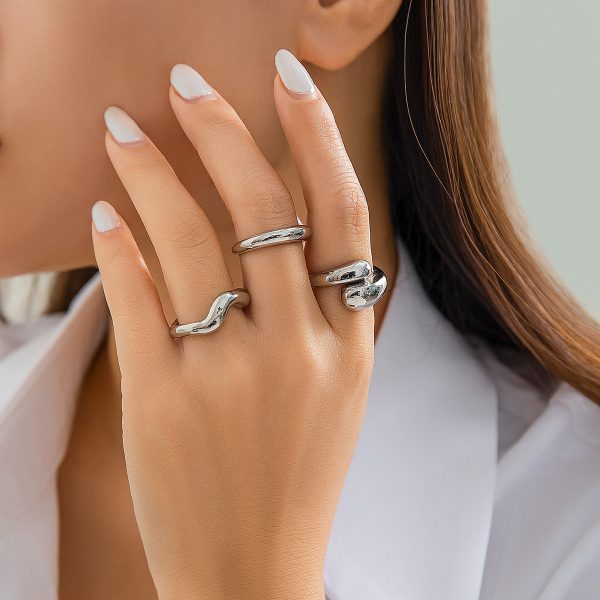 Niche Geometric Curved Glossy Ring Set