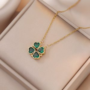 Love emerald clover necklace